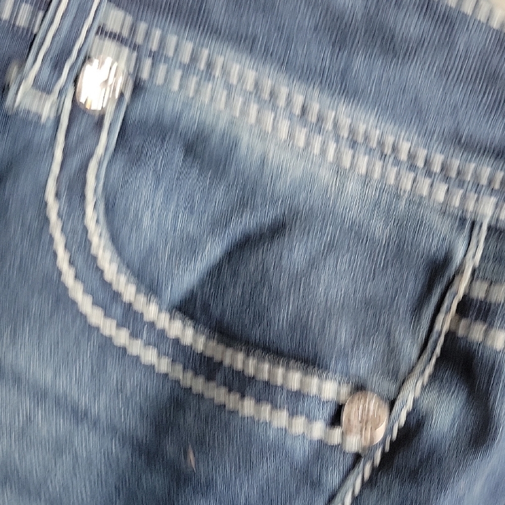 Apt. 9 Women's Flare Jeans in Blue with Embellished Pockets. - Picture 8 of 11